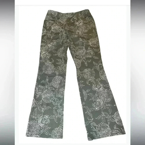 NewYork & Co Boot Cut Pants Olive Green & Crem Floral Print - Picture 1 of 12